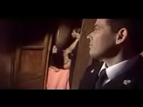 Брюнетка жопа бля роговой